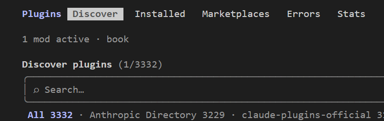 在 Claude Code 打 /plugin：上面一排分頁 Plugins、Discover、Installed、Marketplaces、Errors、Stats，分頁下面一行暗字寫著 1 mod active · book，再往下是 Discover plugins 的搜尋框